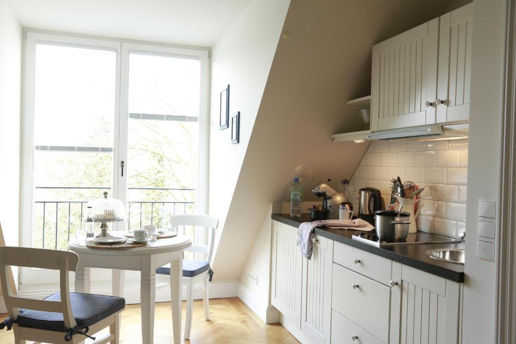Von Deska Townhouses - White House Hamburg Room photo